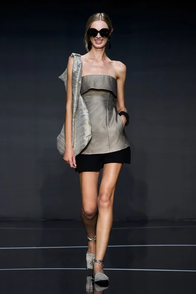 Look 4